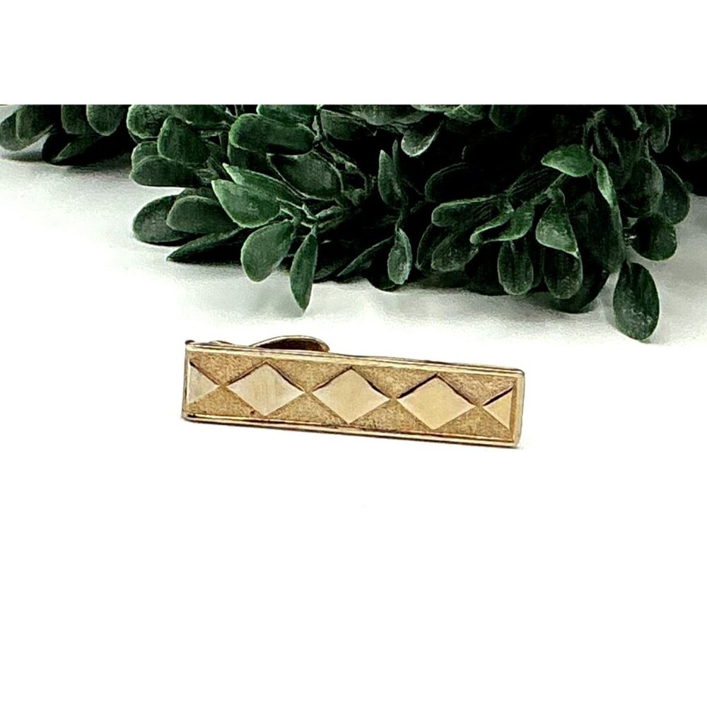 Gold Tone Diamond Pattern Tie Clip For Men Classic Rectangular Design